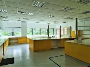 large fitted lab office space for rent