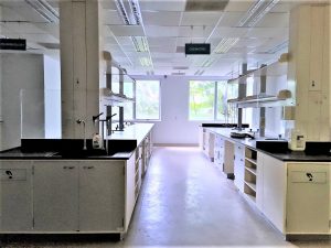 Large fitted lab rental science park