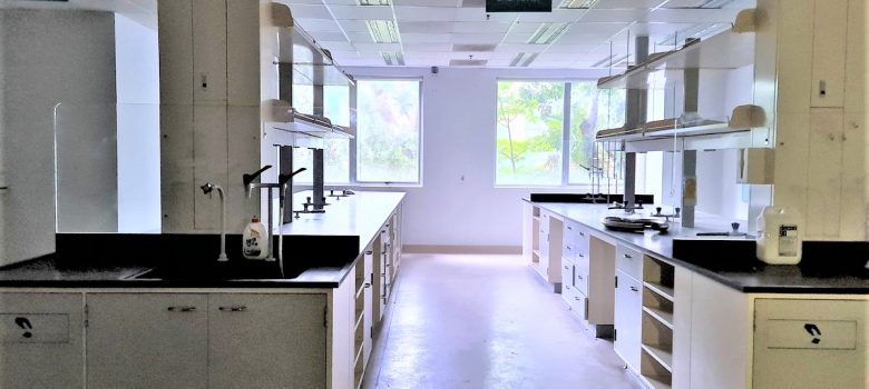 Large fitted lab rental science park