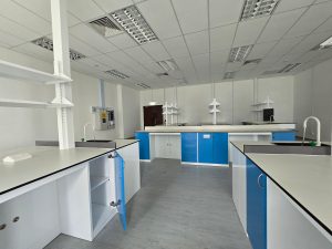 Fitted lab for rent