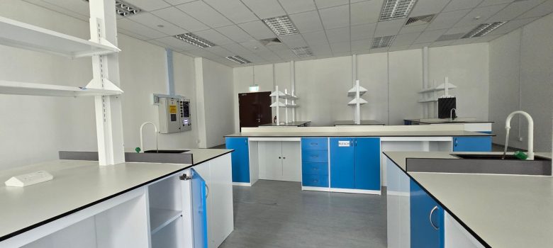 Fitted lab for rent